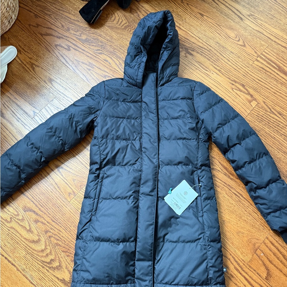 Athleta Black Puffer Coat with Hood and Quilted Design